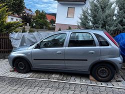 Silber Gebraucht 2005 Opel Corsa Kleinwagen | 650 €