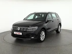 Deep black perleffekt (metallic) Gebraucht 2018 VW Tiguan Allspace SUV | 27.990 € (Fairer Preis)