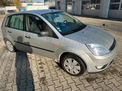Silber Gebraucht 2004 Ford Fiesta Kleinwagen | 899 € (Guter Preis)