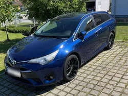 Blau Gebraucht 2016 Toyota Avensis Executive Kombi | 11.400 € (Guter Preis)