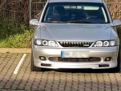 Silber Gebraucht 2001 Opel Vectra Limousine | 3.500 €