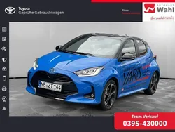 Neptune blue/ black Gebraucht 2024 Toyota Yaris Hybrid Edition Limousine | 24.900 € (Guter Preis)