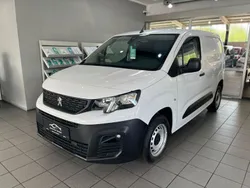 Weiß Gebraucht 2023 Peugeot Partner Premium Van / Kleinbus | 16.990 € (Fairer Preis)