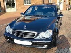 Blau Gebraucht 2003 Mercedes C240 Avantgarde Limousine | 2.700 € (Etwas zu teuer)