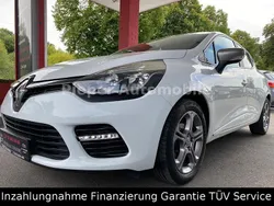 Weiß Gebraucht 2015 Renault Clio IV Dynamique Limousine | 6.990 € (Fairer Preis)