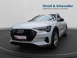 Gletscherweiss metallic Gebraucht 2022 Audi e-tron Advanced SUV | 29.512 € (Superpreis)