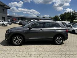 Indium gray metallic (metallic) Gebraucht 2017 VW Tiguan Sound SUV | 21.990 € (Etwas zu teuer)