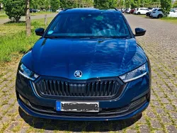 Blau Gebraucht 2024 Skoda Octavia Ambition Kombi | 21.200 € (Superpreis)