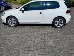 Weiß Gebraucht 2011 VW Golf VI Trendline Limousine | 5.999 € (Etwas zu teuer)