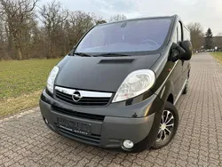 Schwarz Gebraucht 2011 Opel Vivaro Van | 18.490 € (Teuer)