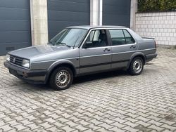 Silber Gebraucht 1989 VW Jetta Limousine | 1.550 €
