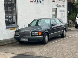 Blau Gebraucht 1986 Mercedes 300 SE Limousine | 10.099 €