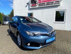 Blau Gebraucht 2016 Toyota Auris Hybrid Edition-S Limousine | 12.990 € (Fairer Preis)