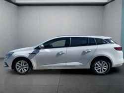 Weiß Gebraucht 2021 Renault Mégane GrandTour Kombi | 17.399 € (Fairer Preis)