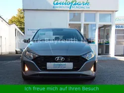 Grau Gebraucht 2022 Hyundai i20 Trend Limousine | 14.990 € (Guter Preis)