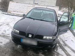 Schwarz Gebraucht 2004 Seat Leon Kleinwagen | 800 € (Guter Preis)