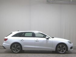 Weiss Gebraucht 2022 Audi A4 Ambiente Kombi | 19.480 € (Guter Preis)