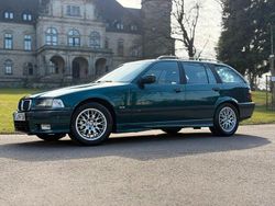 Grün Gebraucht 1997 BMW 320 M Sport Kombi | 6.900 € (Guter Preis)