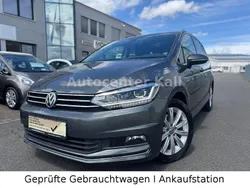 Grau Gebraucht 2017 VW Touran Highline Van / Kleinbus | 22.990 € (Fairer Preis)