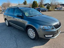 Grau Gebraucht 2016 Skoda Octavia Ambition Kombi | 9.999 € (Guter Preis)