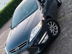 Grau Gebraucht 2012 Ford Mondeo Limousine | 6.990 €