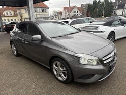 Grau Gebraucht 2014 Mercedes A180 Urban Limousine | 15.500 € (Fairer Preis)