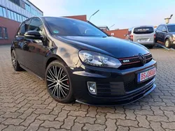 Schwarz (metallic) Gebraucht 2011 VW Golf VI GTI Limousine | 9.489 € (Fairer Preis)