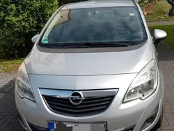 Silber Gebraucht 2012 Opel Meriva Van / Kleinbus | 3.290 € (Guter Preis)