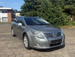 Grau Gebraucht 2011 Toyota Avensis Executive Kombi | 5.900 € (Fairer Preis)