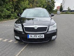 Schwarz Gebraucht 2012 Skoda Octavia Ambition Limousine | 6.500 € (Superpreis)