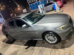 Grau Gebraucht 2010 BMW 320 Kombi | 4.300 € (Guter Preis)