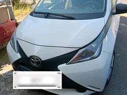 Weiß Gebraucht 2017 Toyota Aygo Kleinwagen | 3.990 € (Guter Preis)