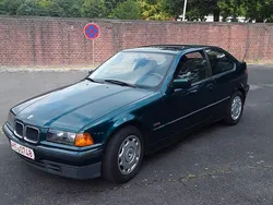 Grün Gebraucht 1994 BMW 316 Compact Kleinwagen | 2.700 €