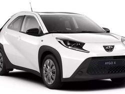 Schneeweiß Neu 2025 Toyota Aygo Play Kleinwagen | 15.590 €