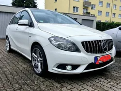 Weiß Gebraucht 2012 Mercedes B180 Van / Kleinbus | 10.500 €
