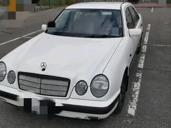 Weiß Gebraucht 1996 Mercedes E230 Limousine | 2.450 € (Fairer Preis)