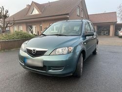 Grün Gebraucht 2003 Mazda 2 Limousine | 3.000 €