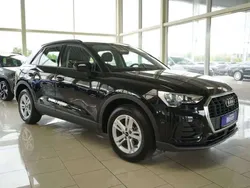 Mythosschwarz metallic Neu 2025 Audi Q3 Basis SUV | 35.910 € (Superpreis)