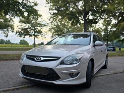 Beige Gebraucht 2011 Hyundai i30 Kombi | 2.700 € (Fairer Preis)