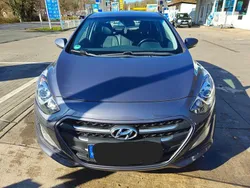 Grau Gebraucht 2015 Hyundai i30 YES! Gold Limousine | 8.500 € (Fairer Preis)