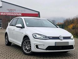 Weiß Gebraucht 2018 VW Golf Limousine | 14.700 €