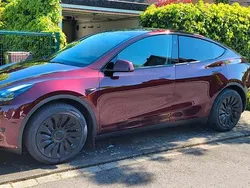 Rot Gebraucht 2024 Tesla Model Y Standard Range SUV | 37.500 € (Fairer Preis)