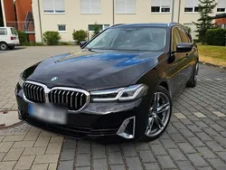 Schwarz Gebraucht 2020 BMW 520 Kombi | 32.900 €