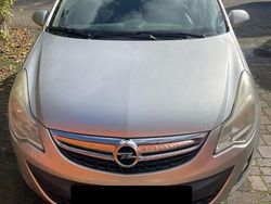 Silber Gebraucht 2011 Opel Corsa Kleinwagen | 2.000 € (Fairer Preis)