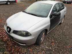 Silber Gebraucht 2004 Seat Cordoba Limousine | 555 € (Guter Preis)