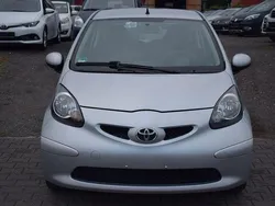 Silber Gebraucht 2006 Toyota Aygo Cool Kleinwagen | 2.299 € (Etwas zu teuer)
