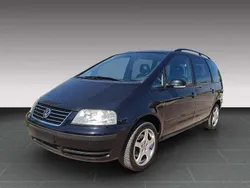 Deep black pearl Gebraucht 2009 VW Sharan Trendline Van / Kleinbus | 4.490 € (Fairer Preis)