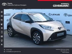 Beige Gebraucht 2024 Toyota Aygo Team Kleinwagen | 15.990 € (Fairer Preis)