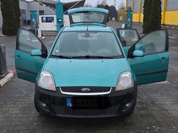 Grün Gebraucht 2007 Ford Fiesta Kleinwagen | 2.500 € (Fairer Preis)