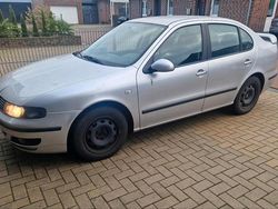 Grau Gebraucht 2004 Seat Toledo Limousine | 1.500 €